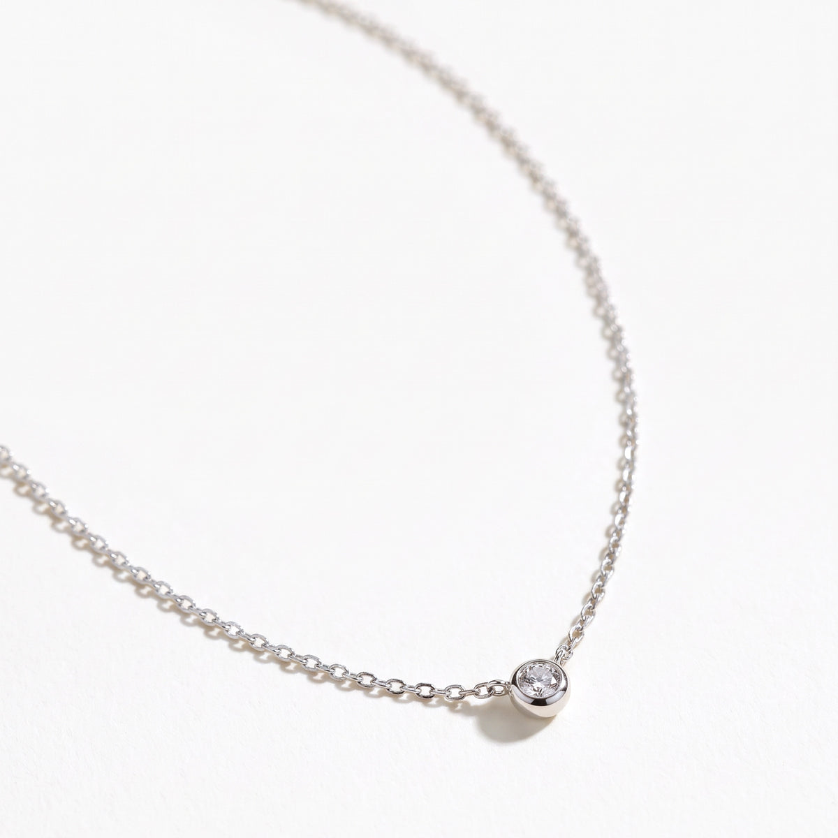 Collana Lucciola, finitura argentata — foto prodotto