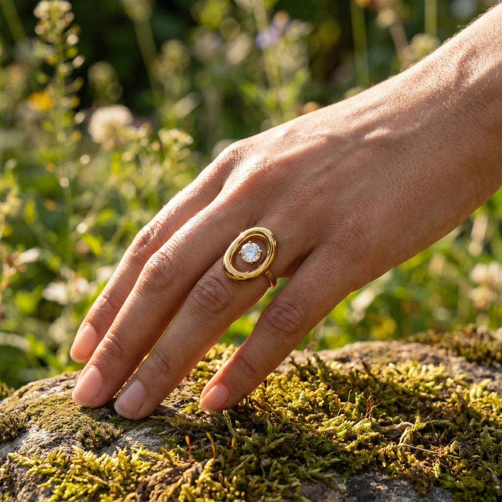 Anello scintilla oro indossato