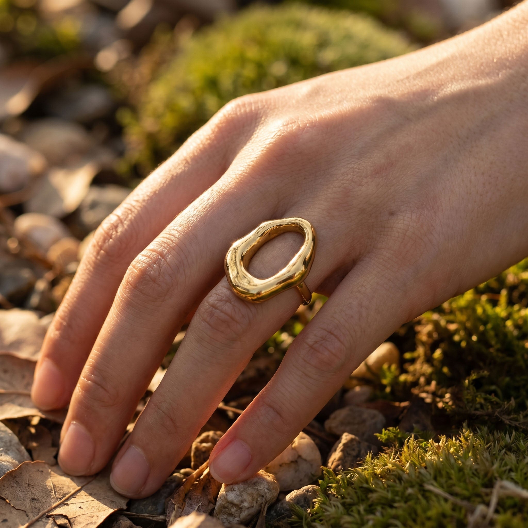 Anello zero oro indossato
