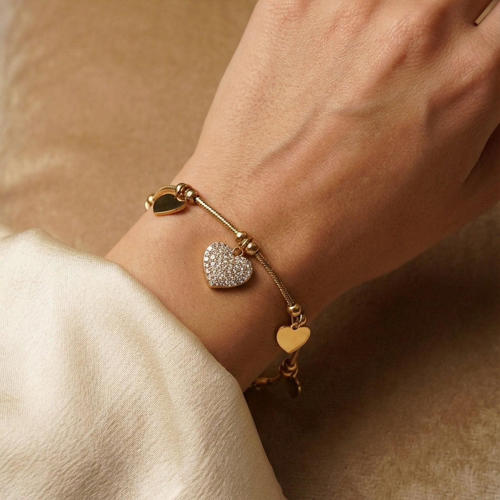 Bracciale Cuoricini - indossato