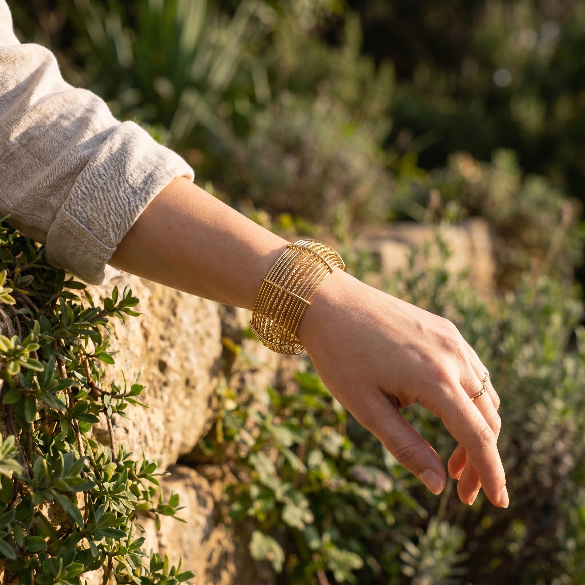 Bracciale rete oro indossato