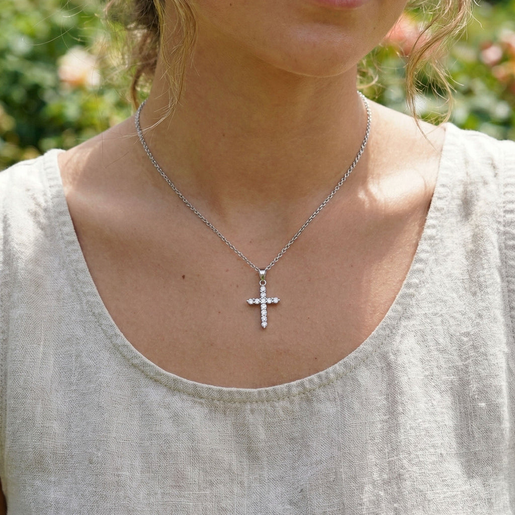 Collana Fede Brillante - indossato