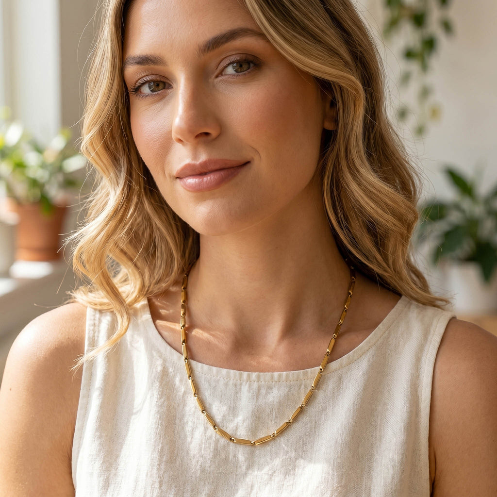 Collana angles oro indossato