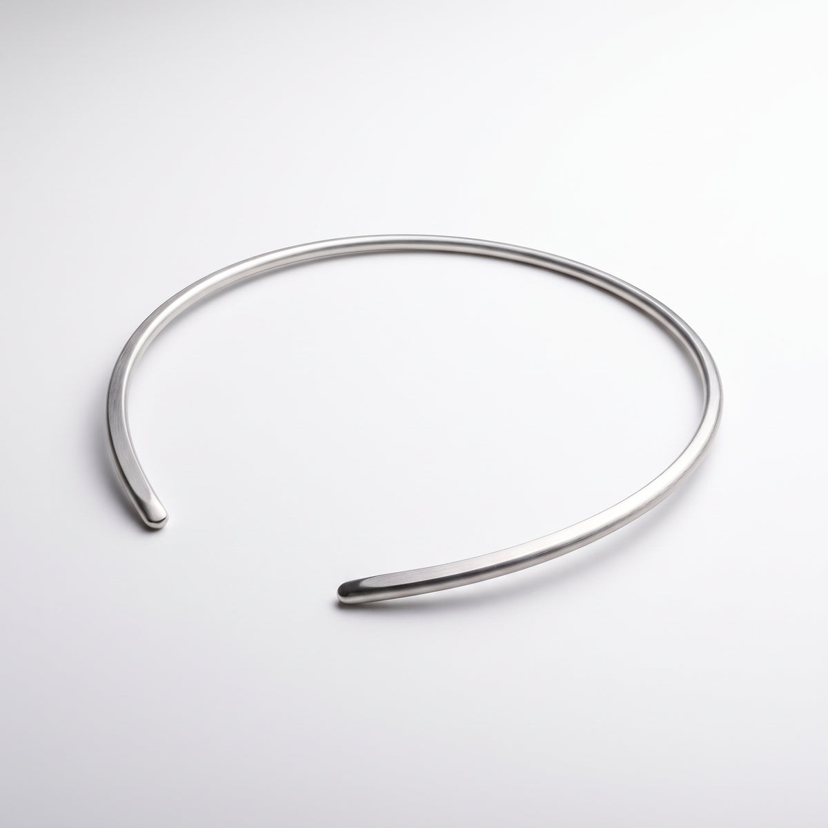 Choker Arco, finitura argentata — foto prodotto